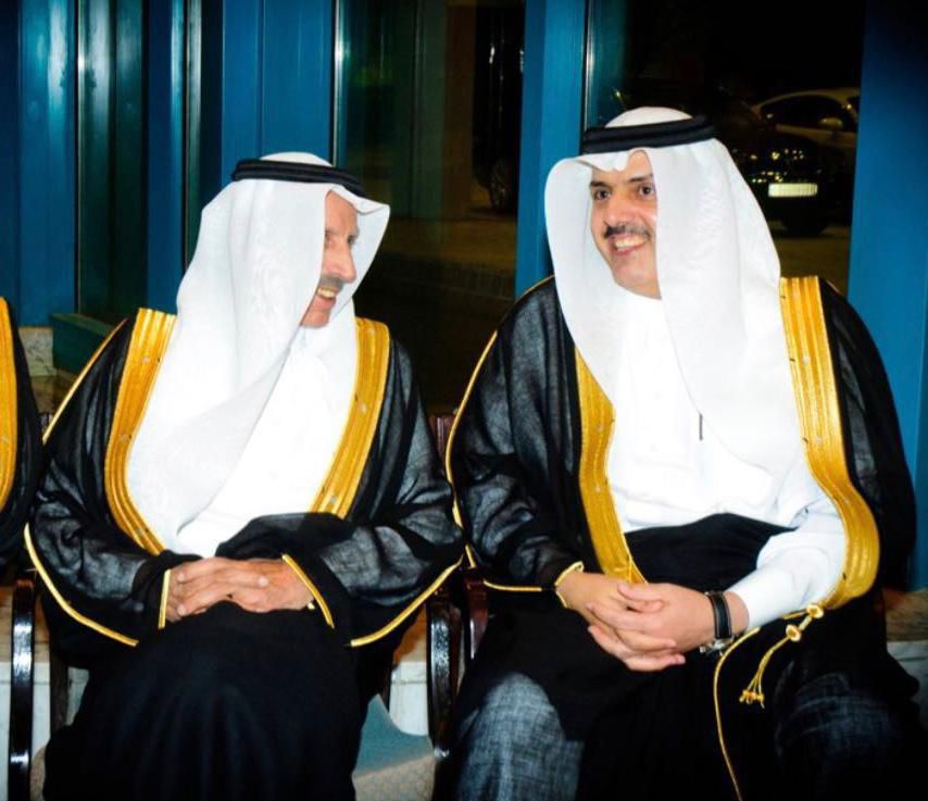 صورة تجمع الأمين بوالده في حفل زواج الأميرة نوف بنت عبدالعزيز بن عياف عام 2011م